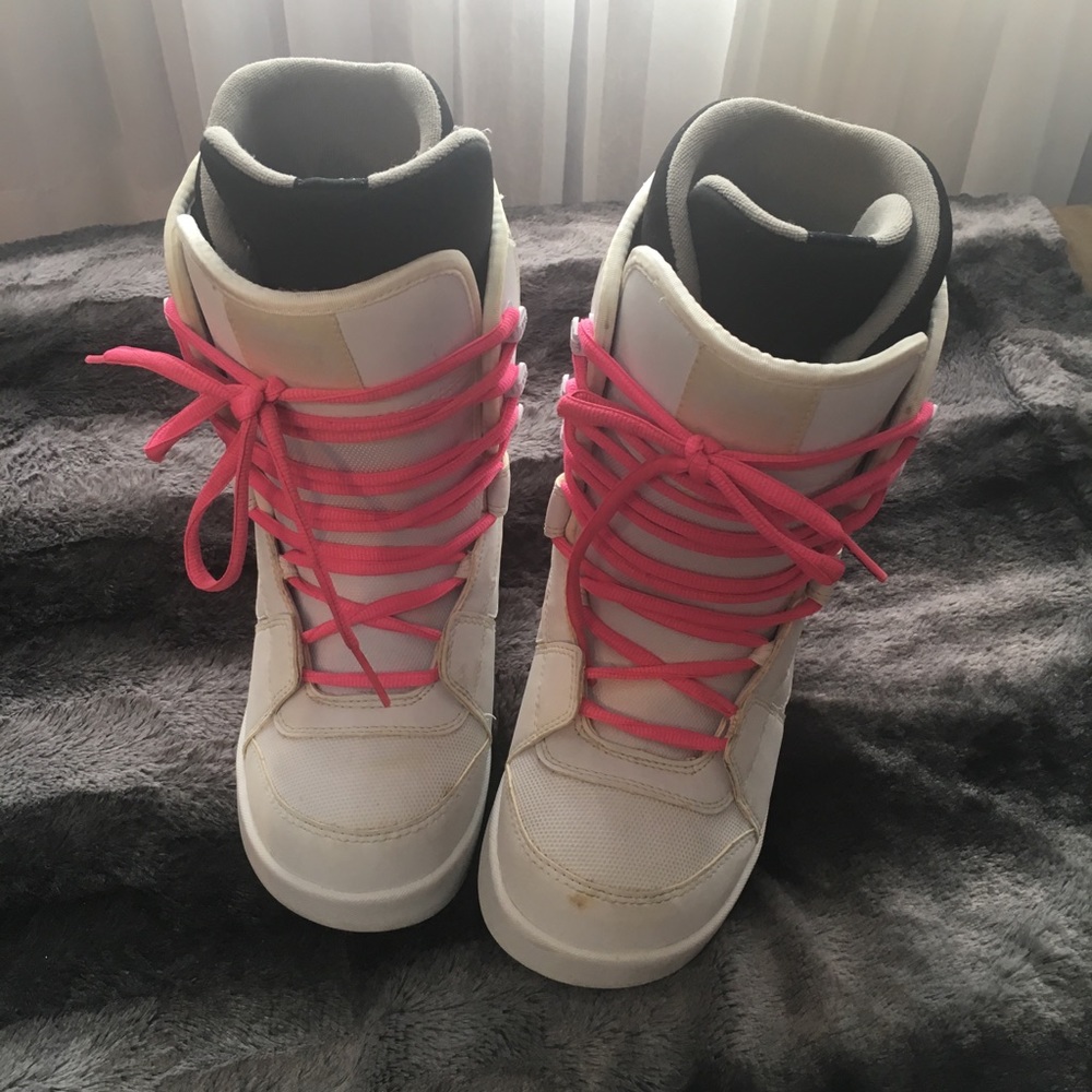 VANS TRI-FIT SNOWBOARD BOOT (WOMANS 8)